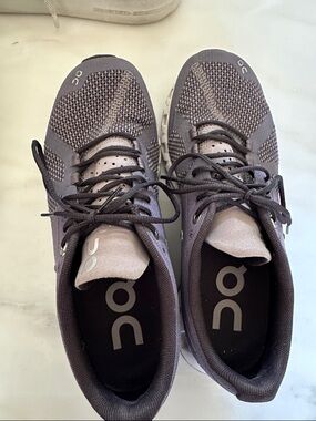 On Running Women’s Athletic Shoes in Dark Gray